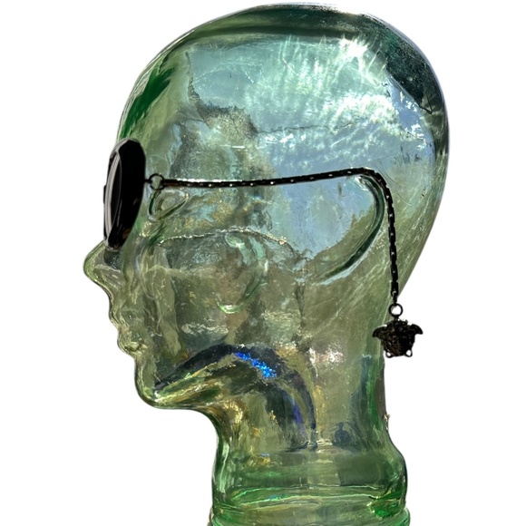Vintage GIANNI VERSACE Runway Medusa Pendant Black Round-Frame Sunglasses 403 main image 8